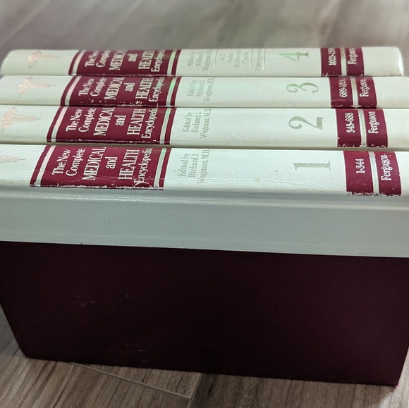 Richard J. WagmanThe New Complete Medical and Health encyclopedia set of 4 - Picture 2 of 8